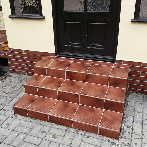 wymiana płytek na nowe remont schodów balkonów i tarasów